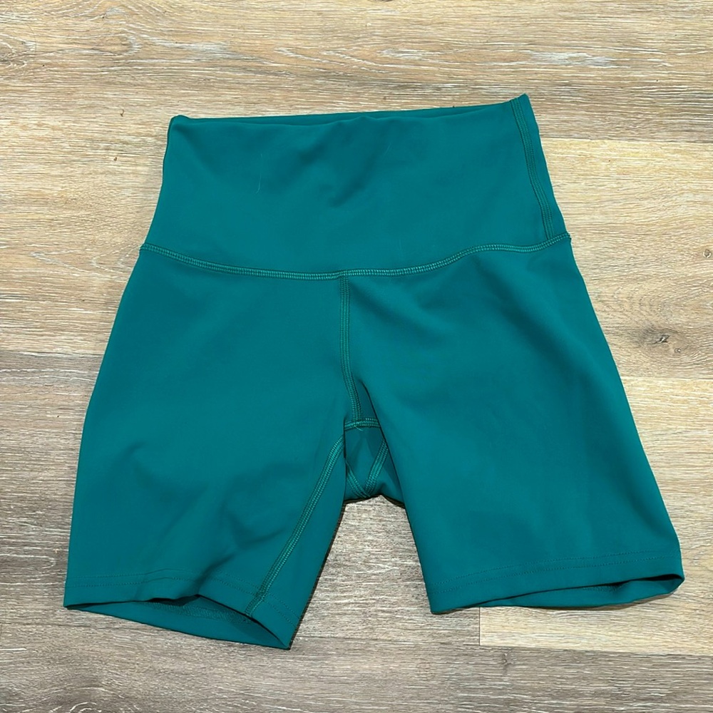 Lululemon wunder train shorts